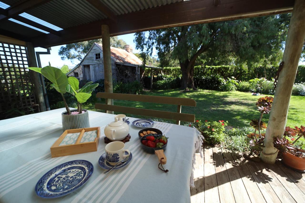 Cherry Plum Cottages ポート・フェアリー エクステリア 写真