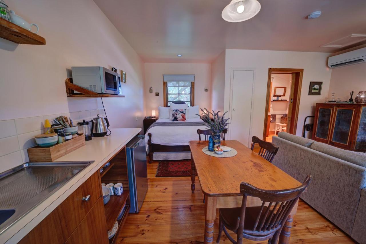 Cherry Plum Cottages ポート・フェアリー エクステリア 写真