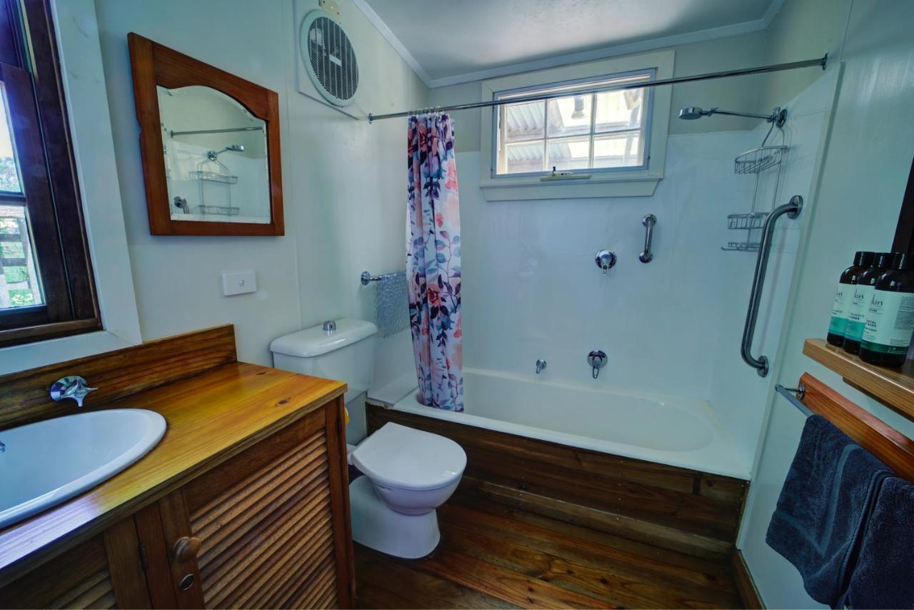 Cherry Plum Cottages ポート・フェアリー エクステリア 写真