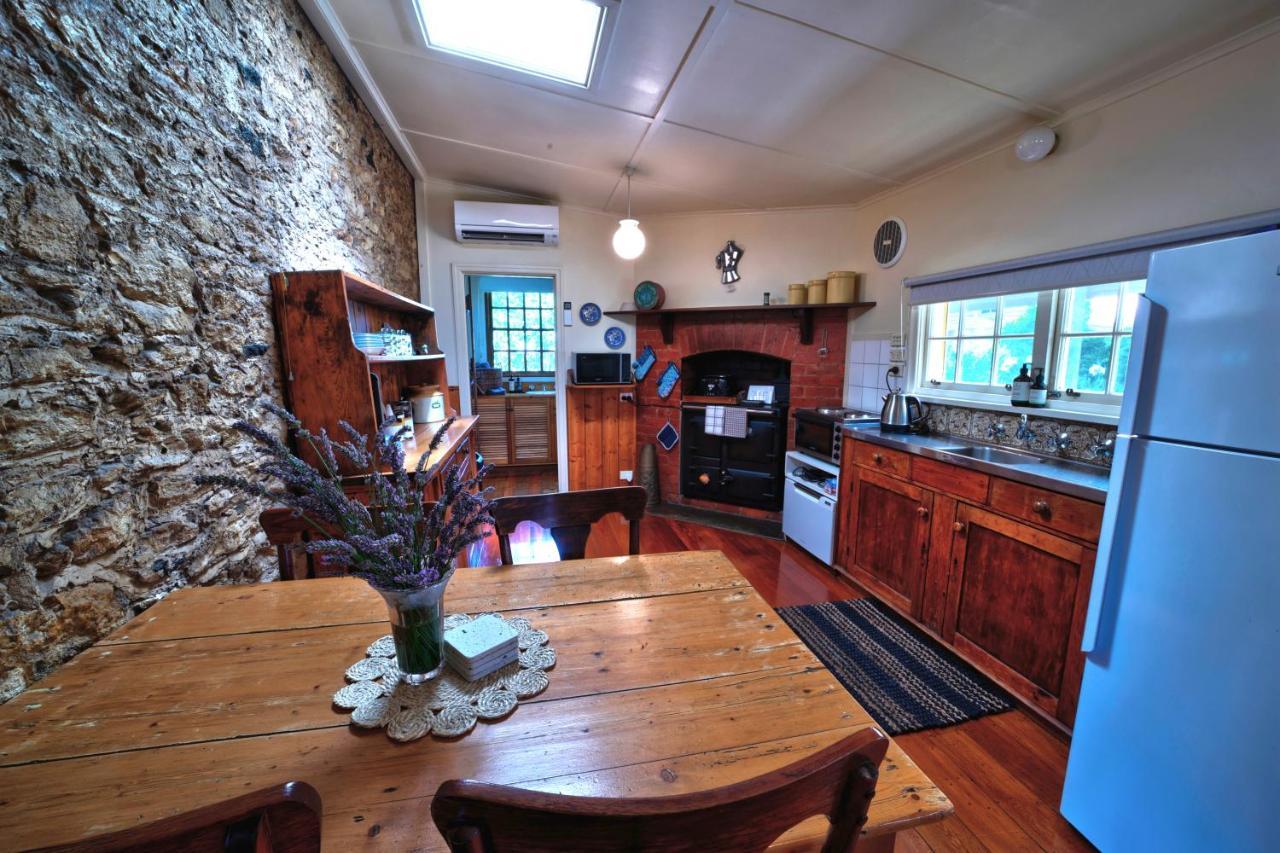 Cherry Plum Cottages ポート・フェアリー エクステリア 写真