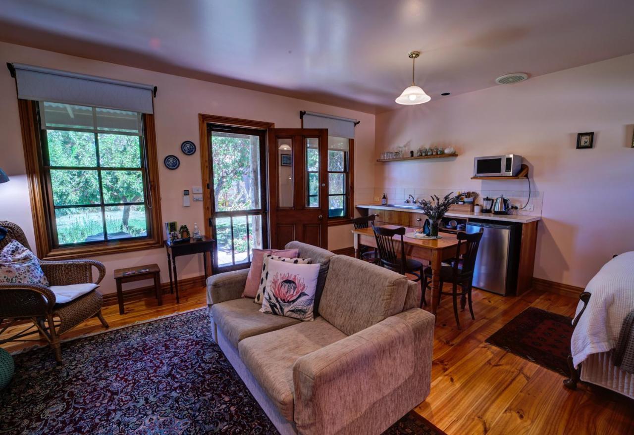 Cherry Plum Cottages ポート・フェアリー エクステリア 写真