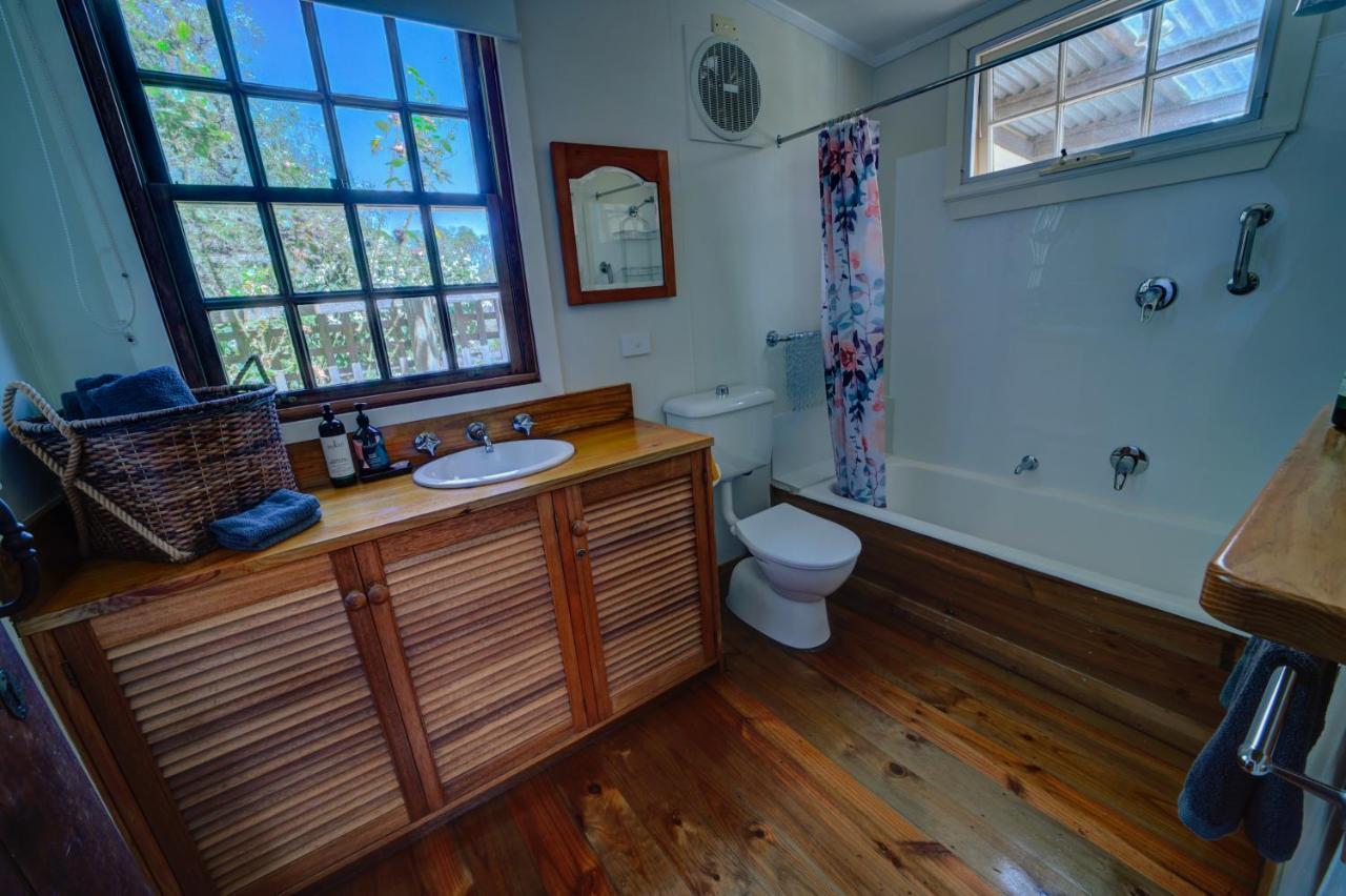 Cherry Plum Cottages ポート・フェアリー エクステリア 写真