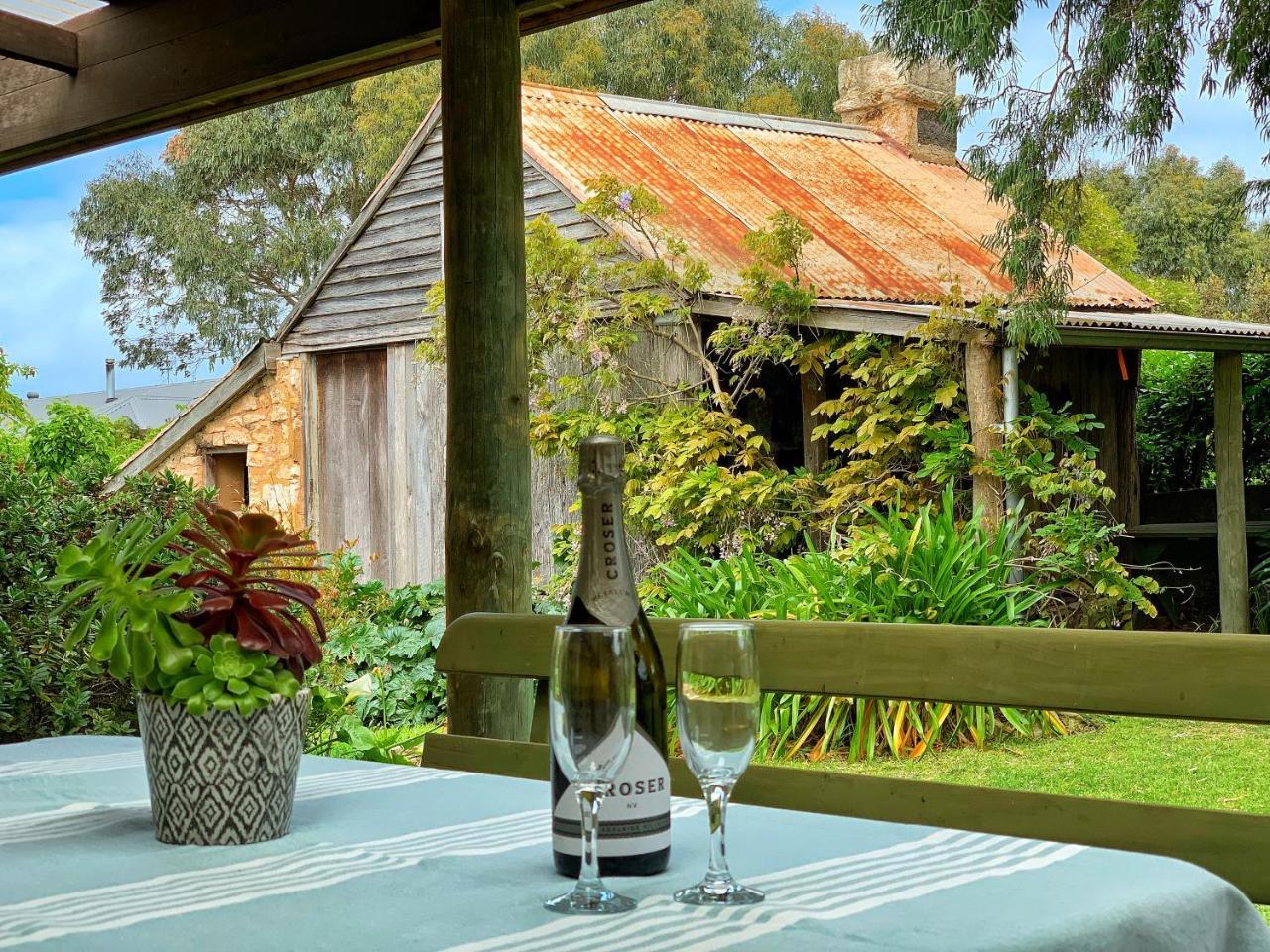 Cherry Plum Cottages ポート・フェアリー エクステリア 写真